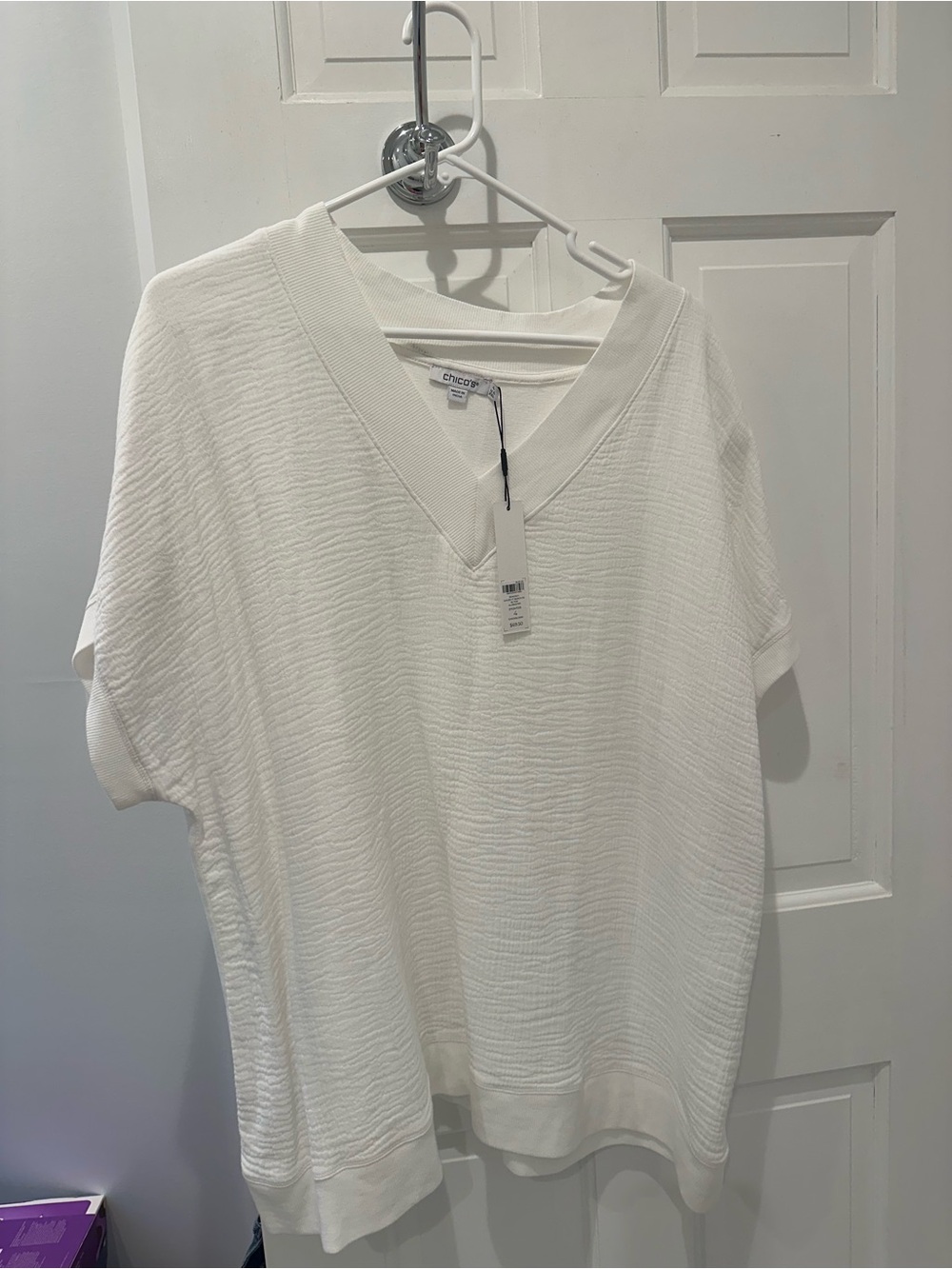 Chico's White Textured V-Neck Short Sleeve Top